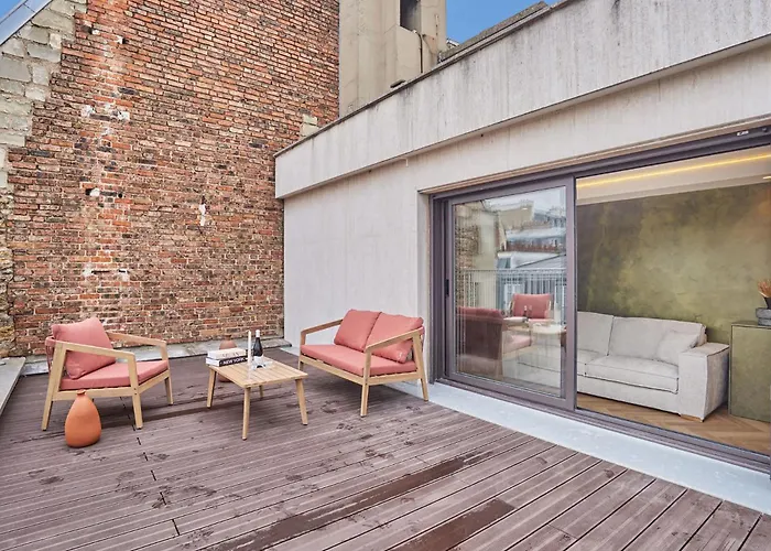 New Eiffel Tower-trocadero *